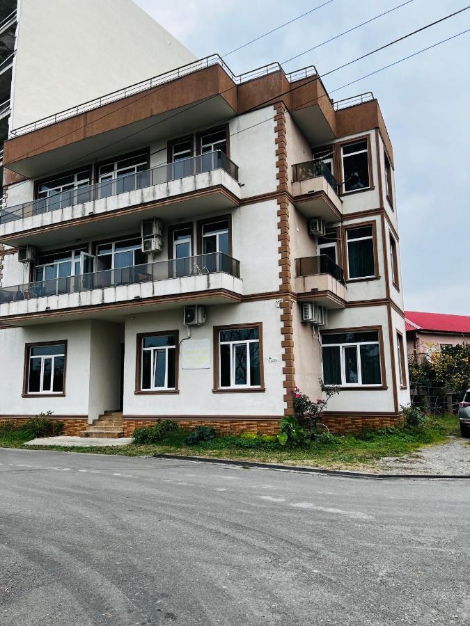 Apartments Nita Batoemi Buitenkant foto